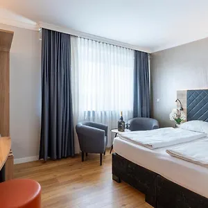 Plaza Rieker Hauptbahnhof 3*, Stuttgart Niemcy